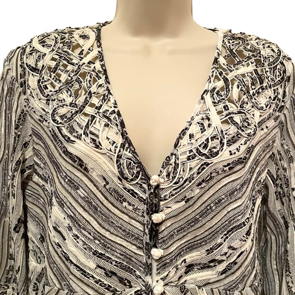 Obstinee by IKA Beautiful Button Up Ribbon Textured Jacket size 10 - Picture 3 of 11